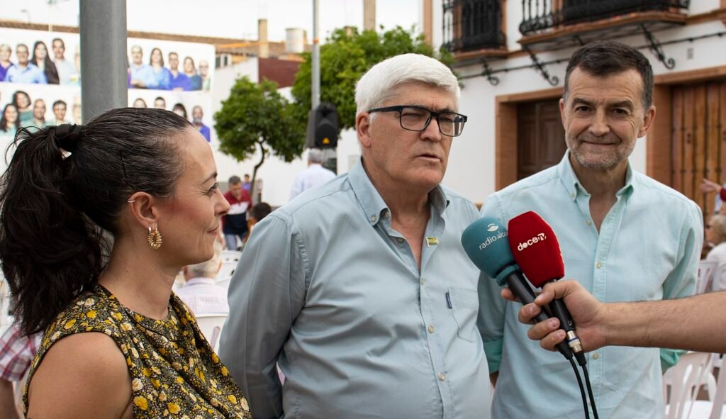 Acto público de Izquierda Unida con declaraciones a los medios