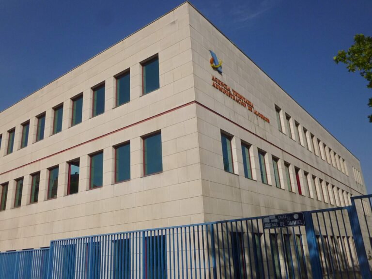 Feijóo promete eximir del IRPF al salario mínimo… que ya no paga IRPF