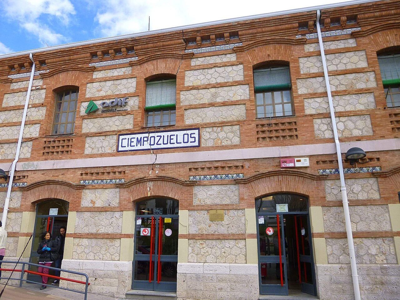 Fachada de ladrillo de la estación de tren de Ciempozuelos