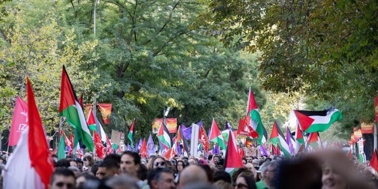 «La solidaridad no se multa»: 1.200 euros a un vecino de Leganés por protestar contra Israel en la Vuelta
